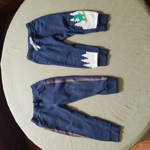 ❣5 for $25 Sale❣ 2 Pairs Old Navy Sweat Pants - Picture 1 of 4